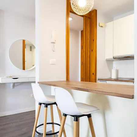 Appartement Home2book Cozy Urban Retreat With Balcony