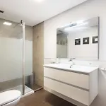 Appartement Home2book Cozy Urban Retreat With Balcony