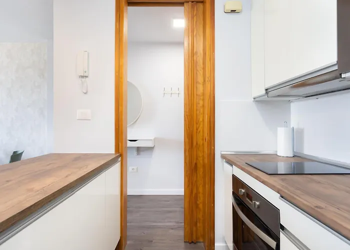 Home2book Cozy Urban Retreat With Balcony
