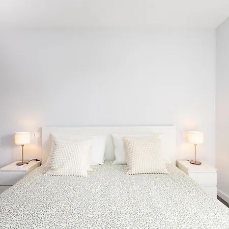 Home2book Cozy Urban Retreat With Balcony