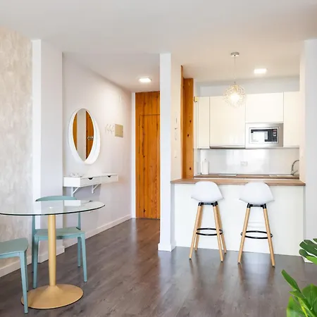 Home2book Cozy Urban Retreat With Balcony شقة *