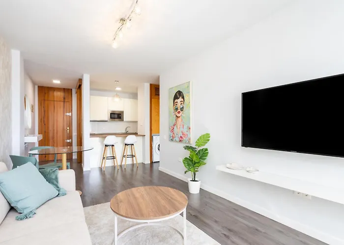 Home2book Cozy Urban Retreat With Balcony